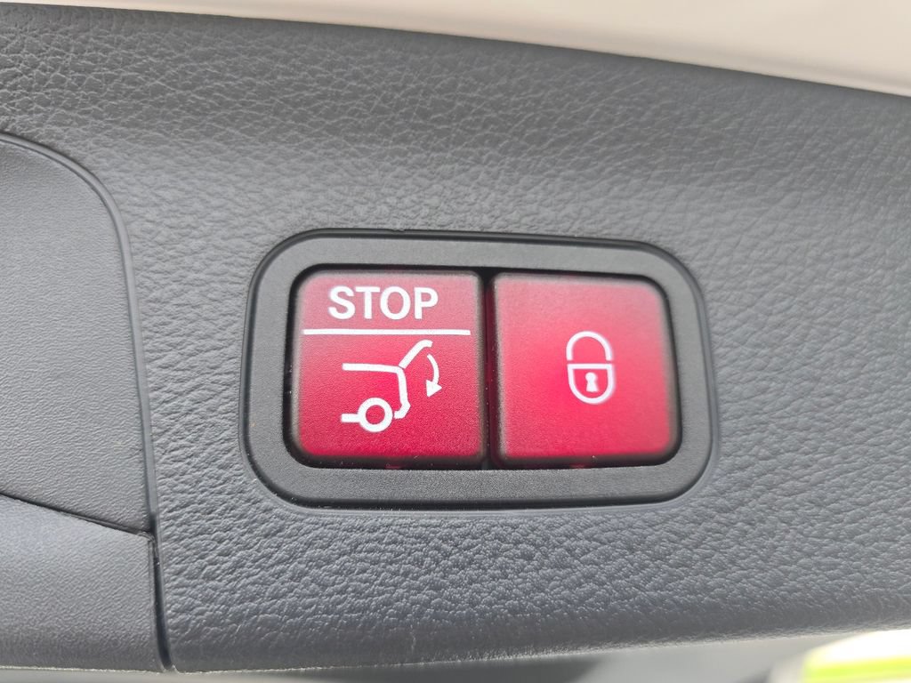 Used 2024 Mercedes-Benz GLS 580 4MATIC image 18