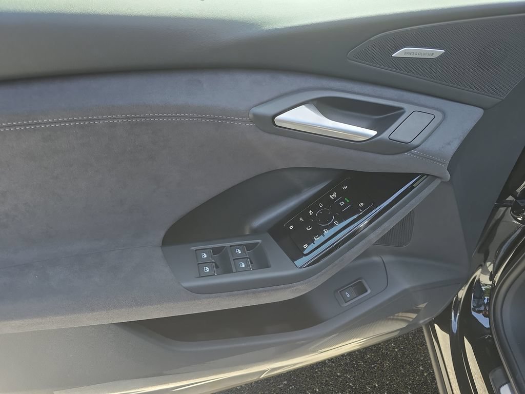 New 2027 Audi SQ6 e-tron Premium Plus AWD/4WD image 14