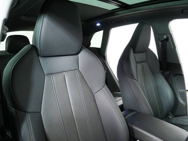 Used 2025 Audi Q5 Premium Plus w/ Premium Plus AWD/4WD image 24