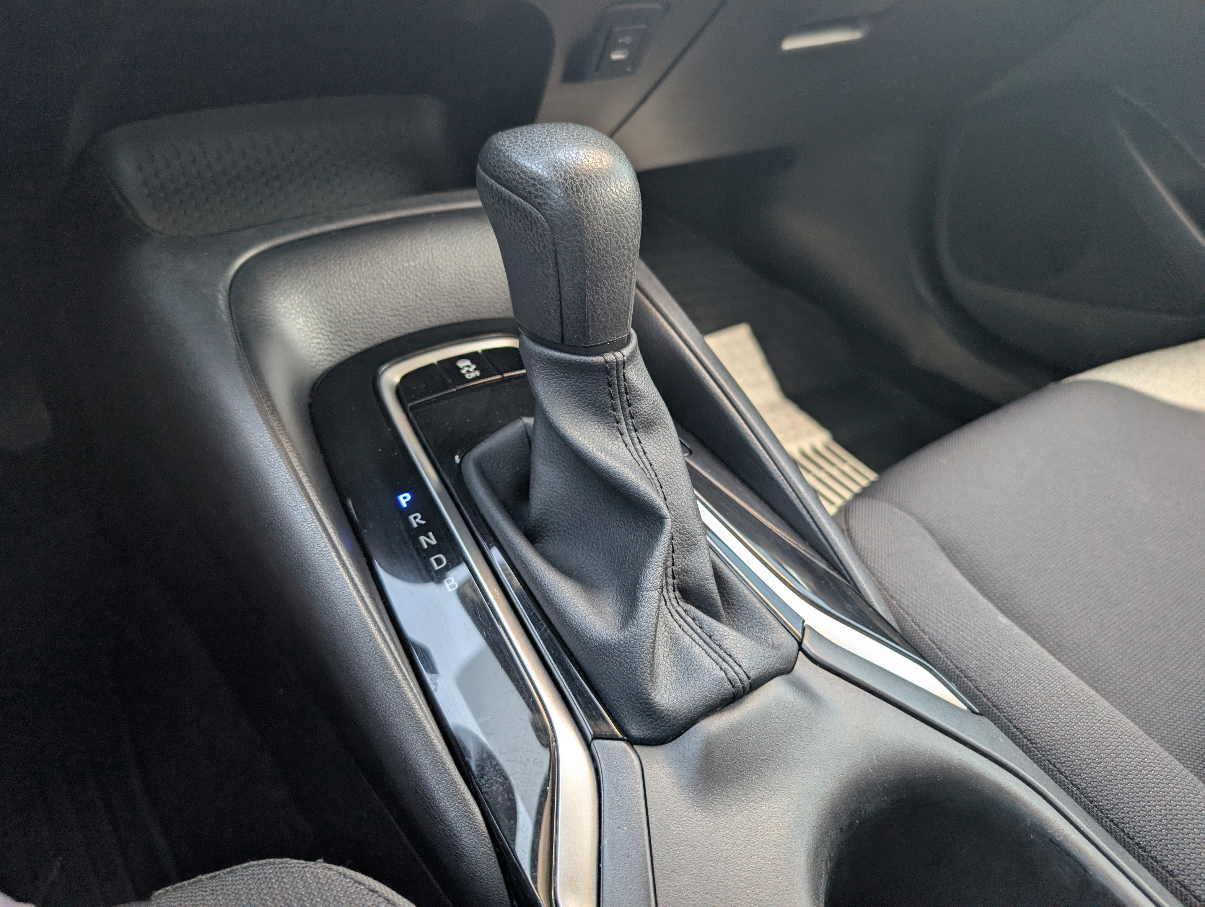 Certified 2025 Toyota Corolla LE FWD image 21