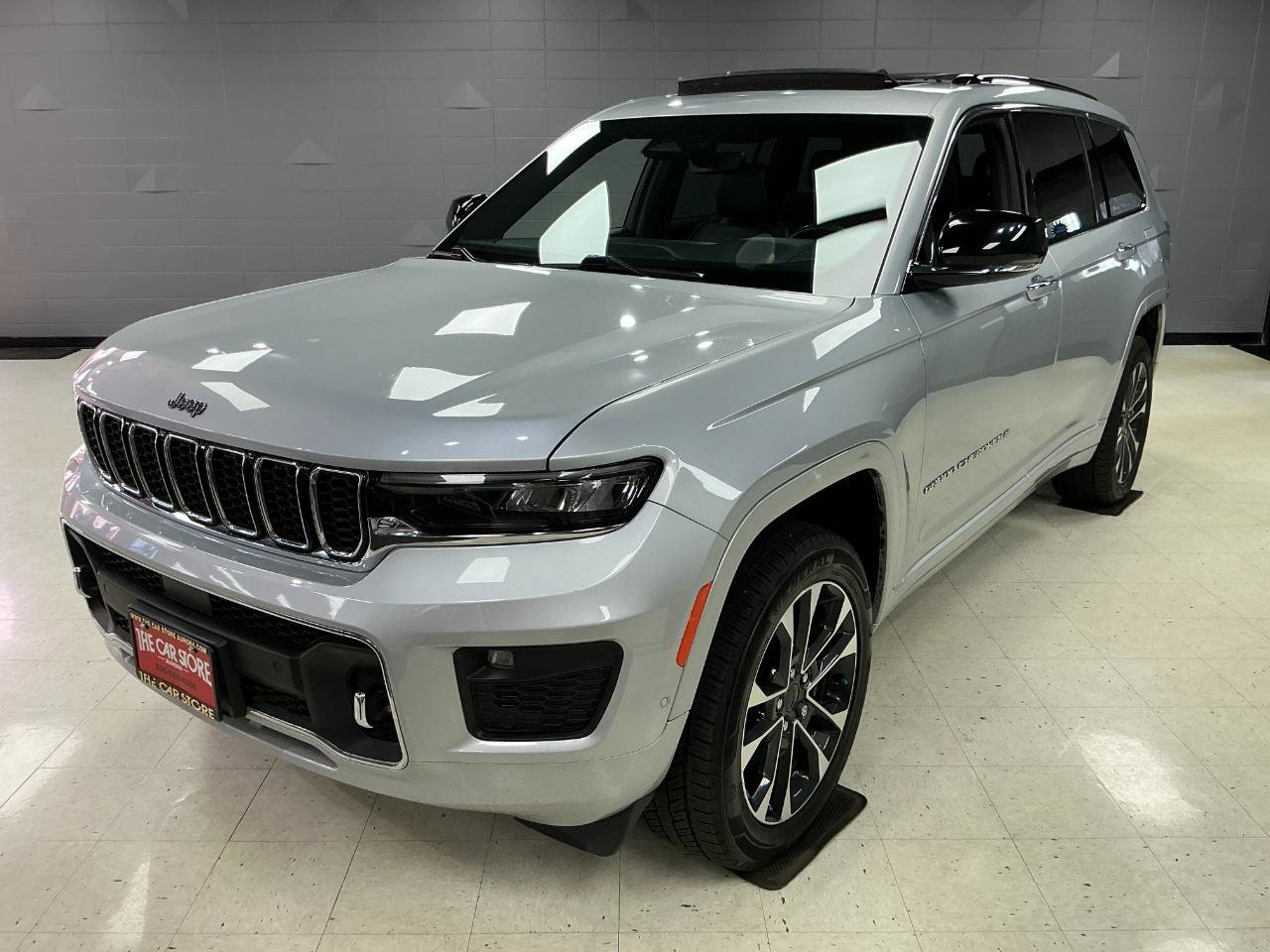 Used 2023 Jeep Grand Cherokee L Overland AWD/4WD image 5