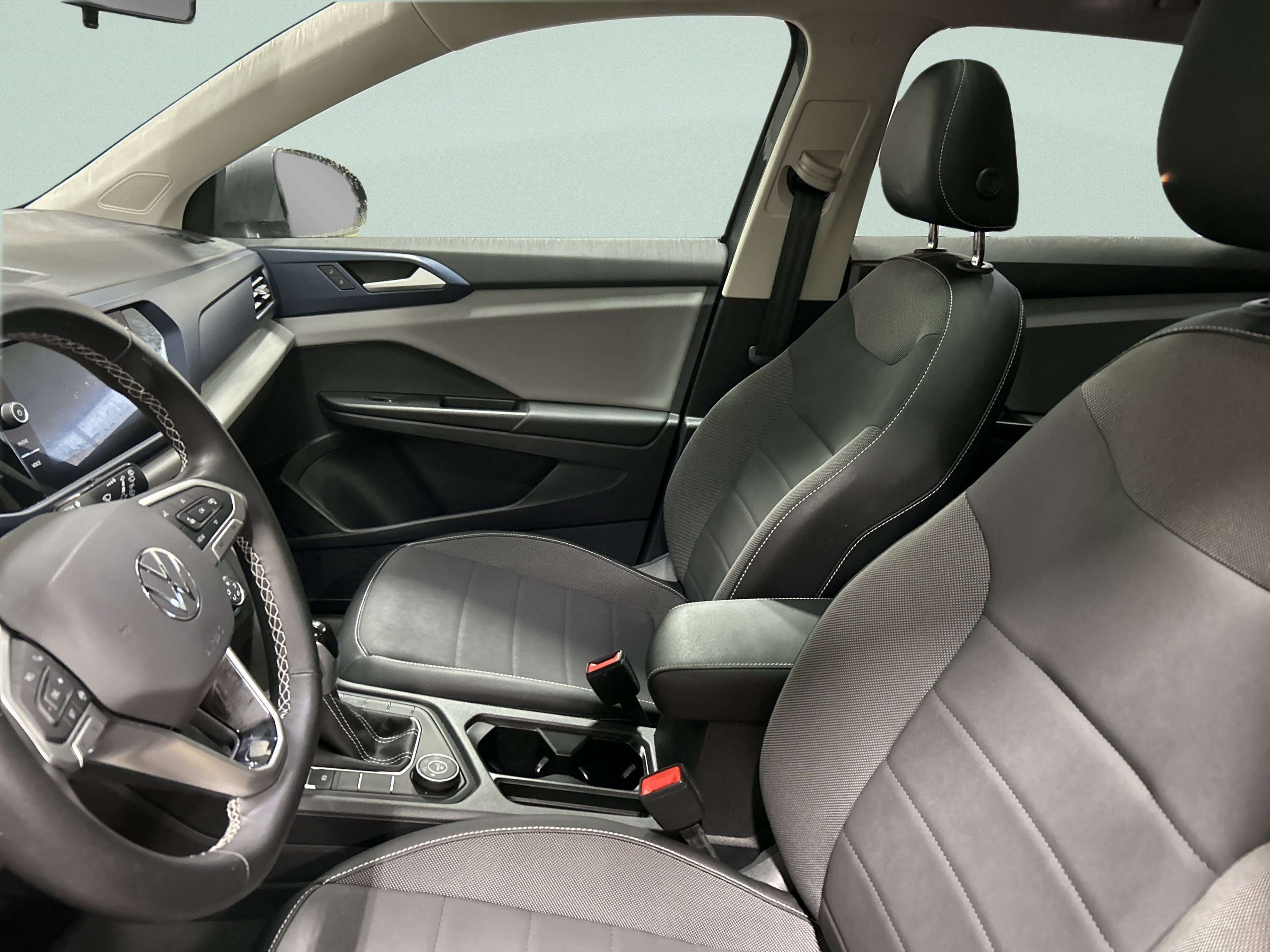 Used 2022 Volkswagen Taos SE image 11