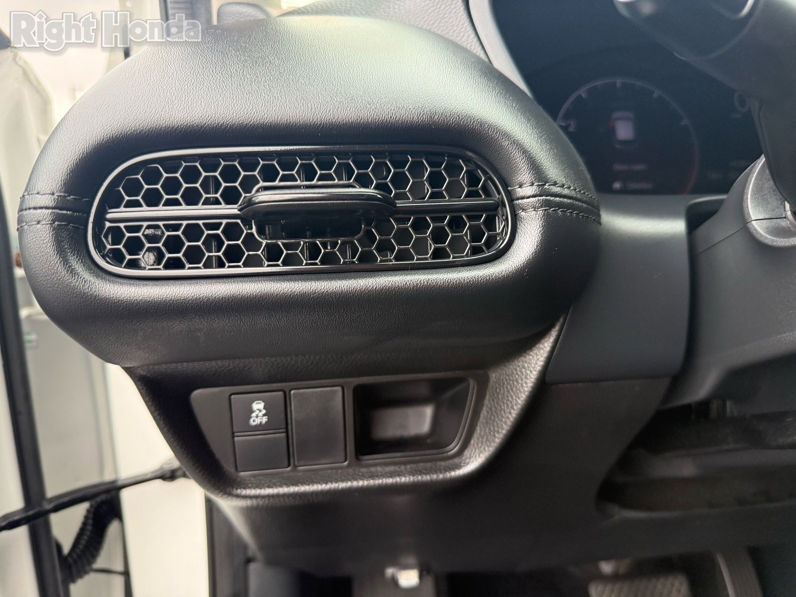 Used 2023 Honda HR-V LX image 14