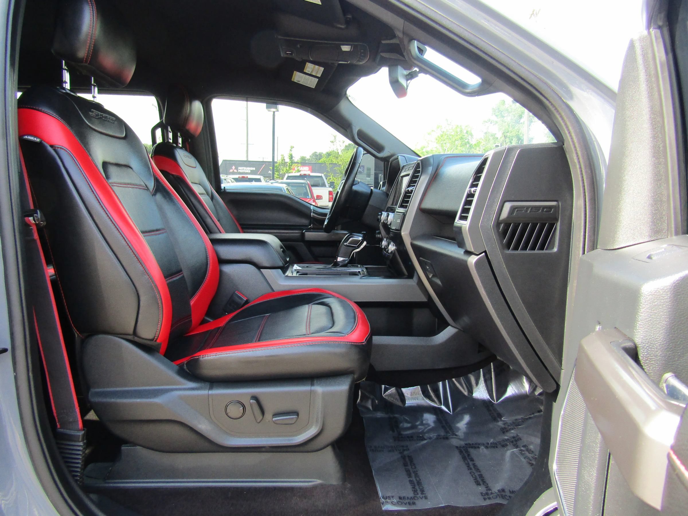 Used 2019 Ford F150 Lariat w/ Equipment Group 502A Luxury AWD/4WD image 9