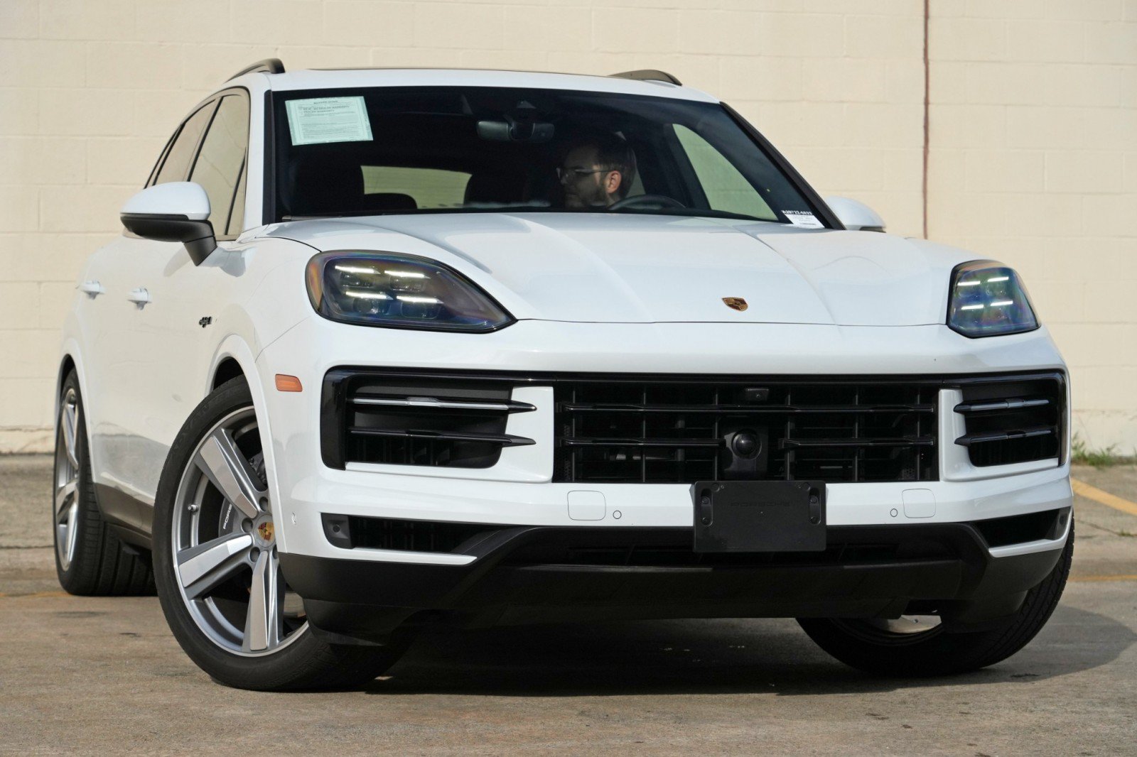 Used 2024 Porsche Cayenne AWD/4WD image 4