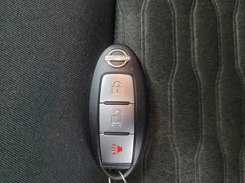Used 2022 Nissan Pathfinder S image 32