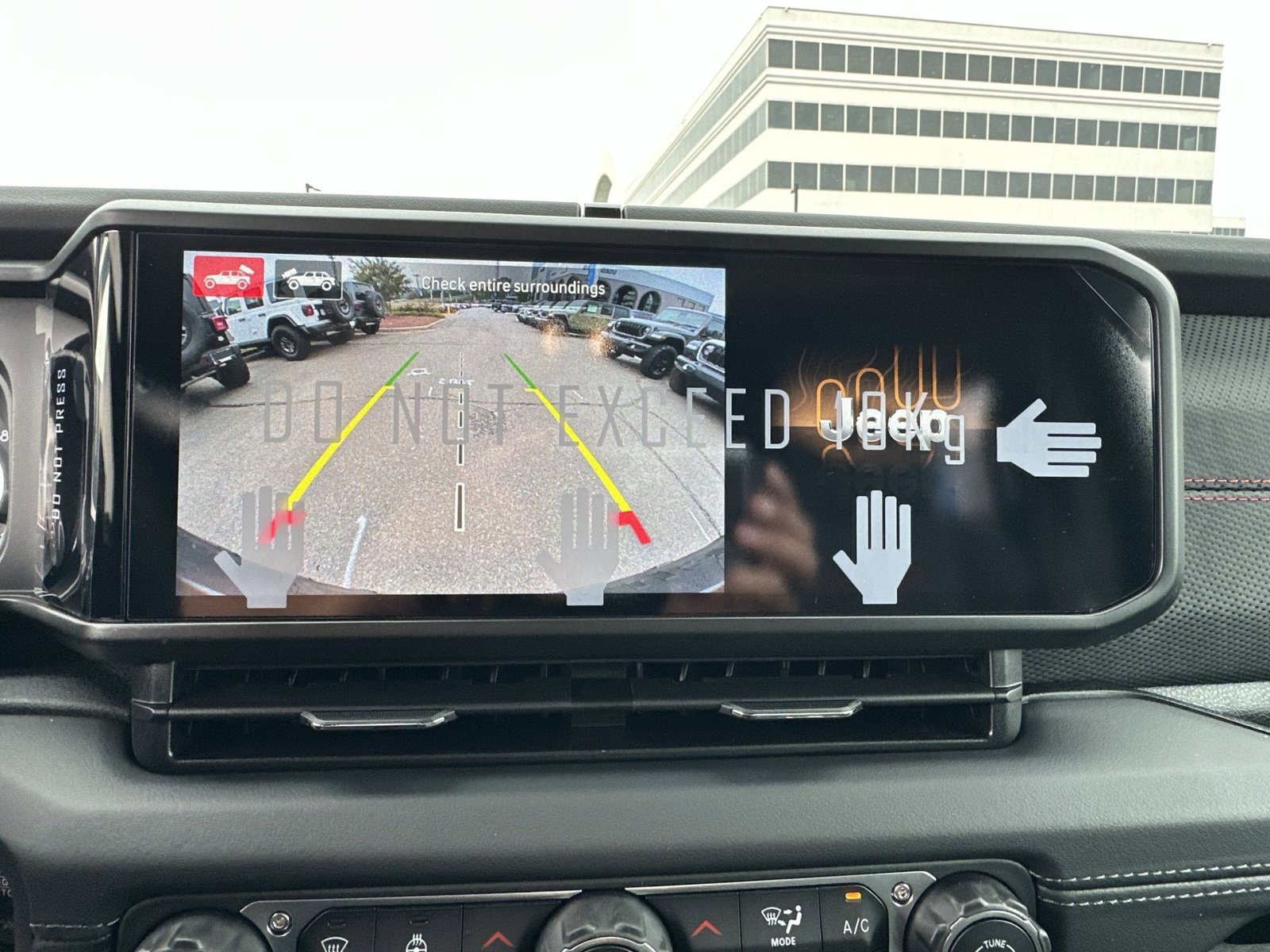 New 2025 Jeep Wrangler Unlimited Rubicon w/ Safety Group image 19