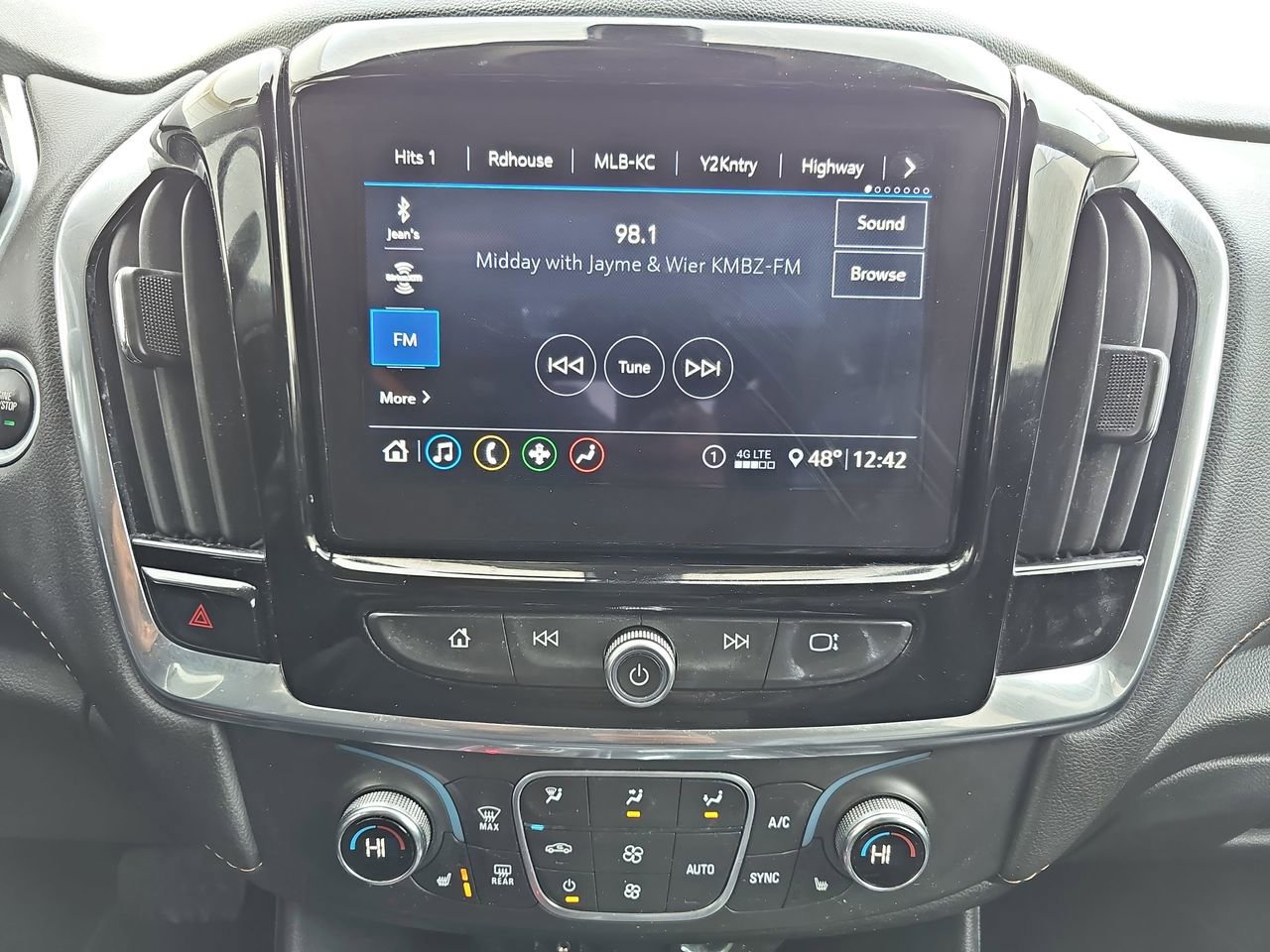 Used 2020 Chevrolet Traverse LT image 26