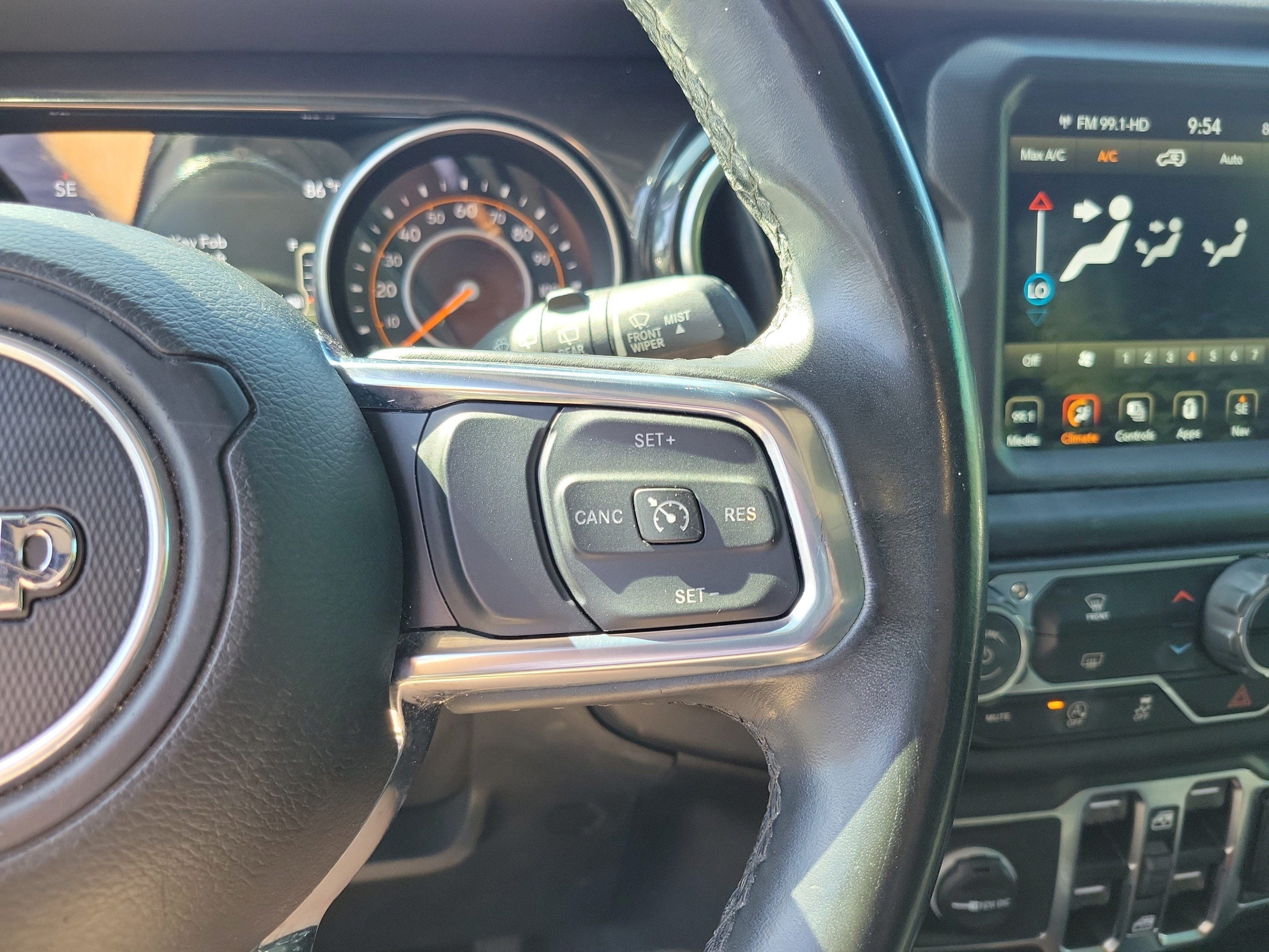 Used 2020 Jeep Wrangler Unlimited Sahara AWD/4WD image 14