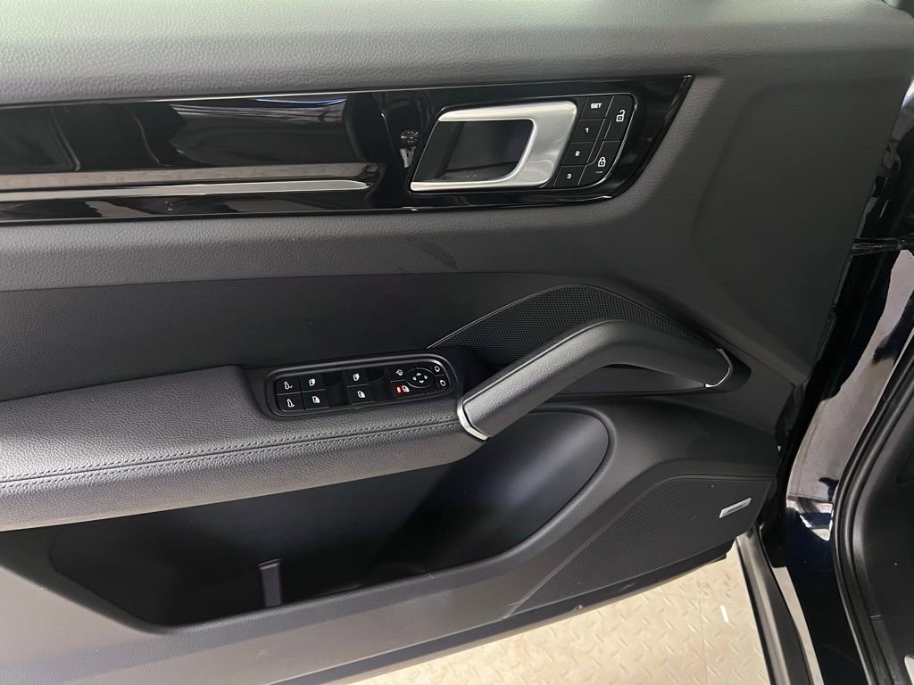 Certified 2023 Porsche Cayenne image 26