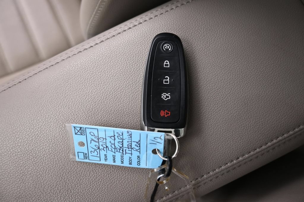 Used 2019 Ford Escape Titanium AWD/4WD image 25