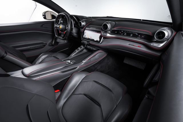 Used 2019 Ferrari GTC4Lusso AWD/4WD image 56