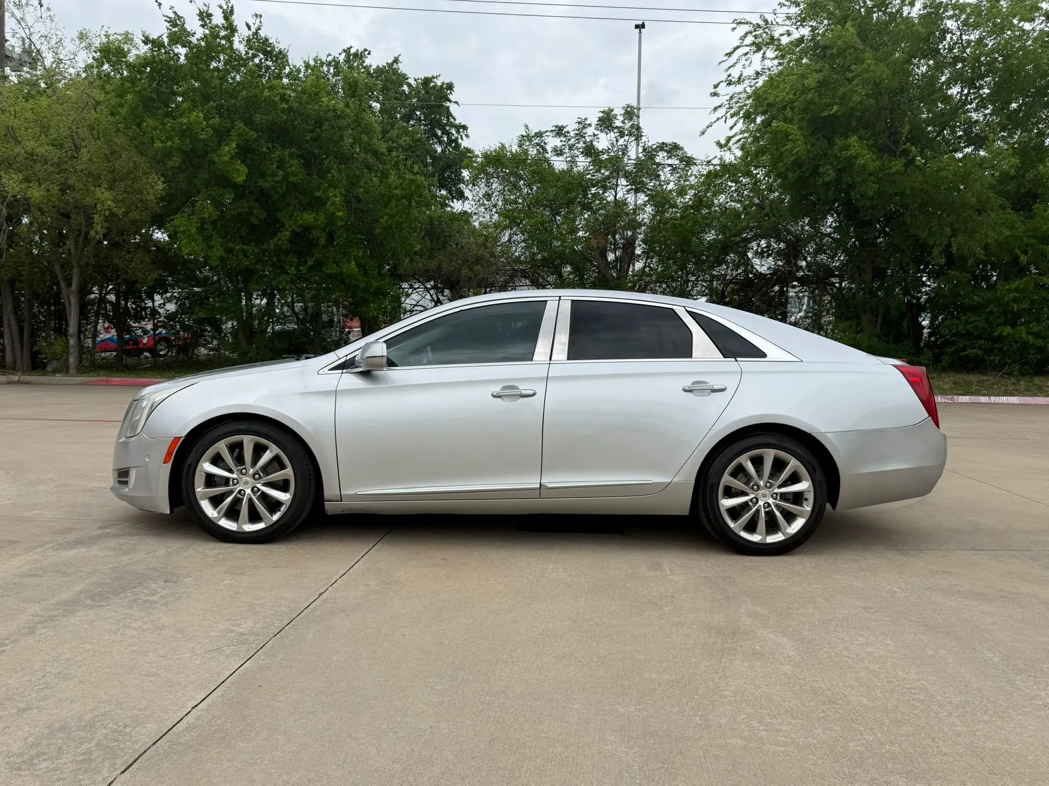 Used 2014 Cadillac XTS Platinum image 3
