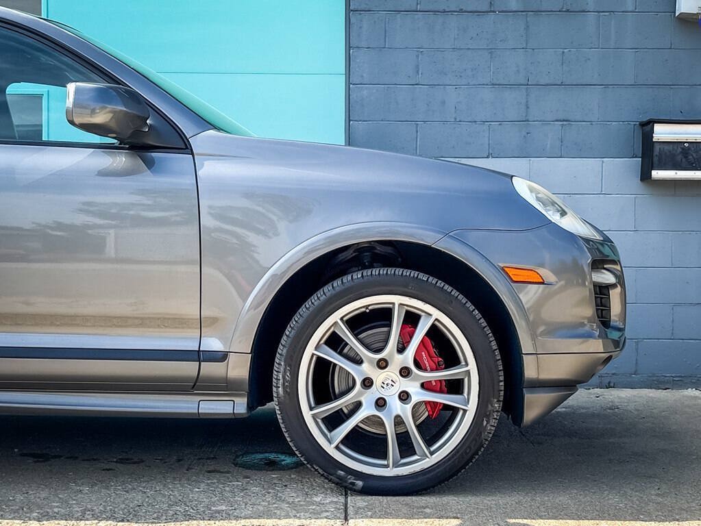 Used 2010 Porsche Cayenne GTS AWD/4WD image 13