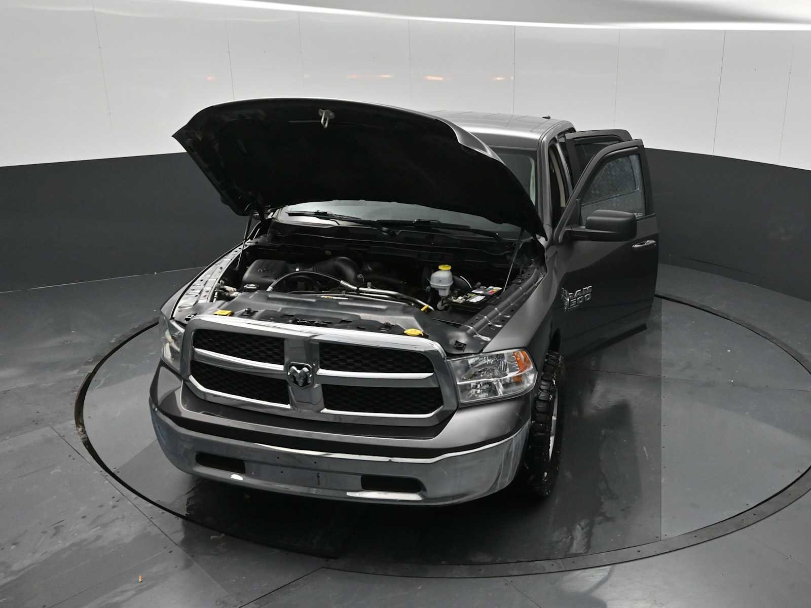 Used 2021 RAM 1500 Classic SLT image 27
