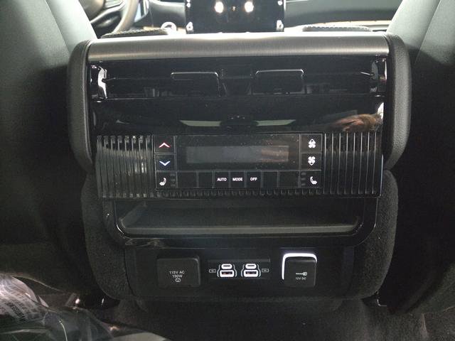 New 2026 Jeep Grand Wagoneer Limited w/ Premium Group II image 40