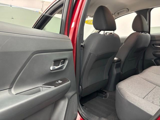 Used 2025 Nissan Kicks SV image 34