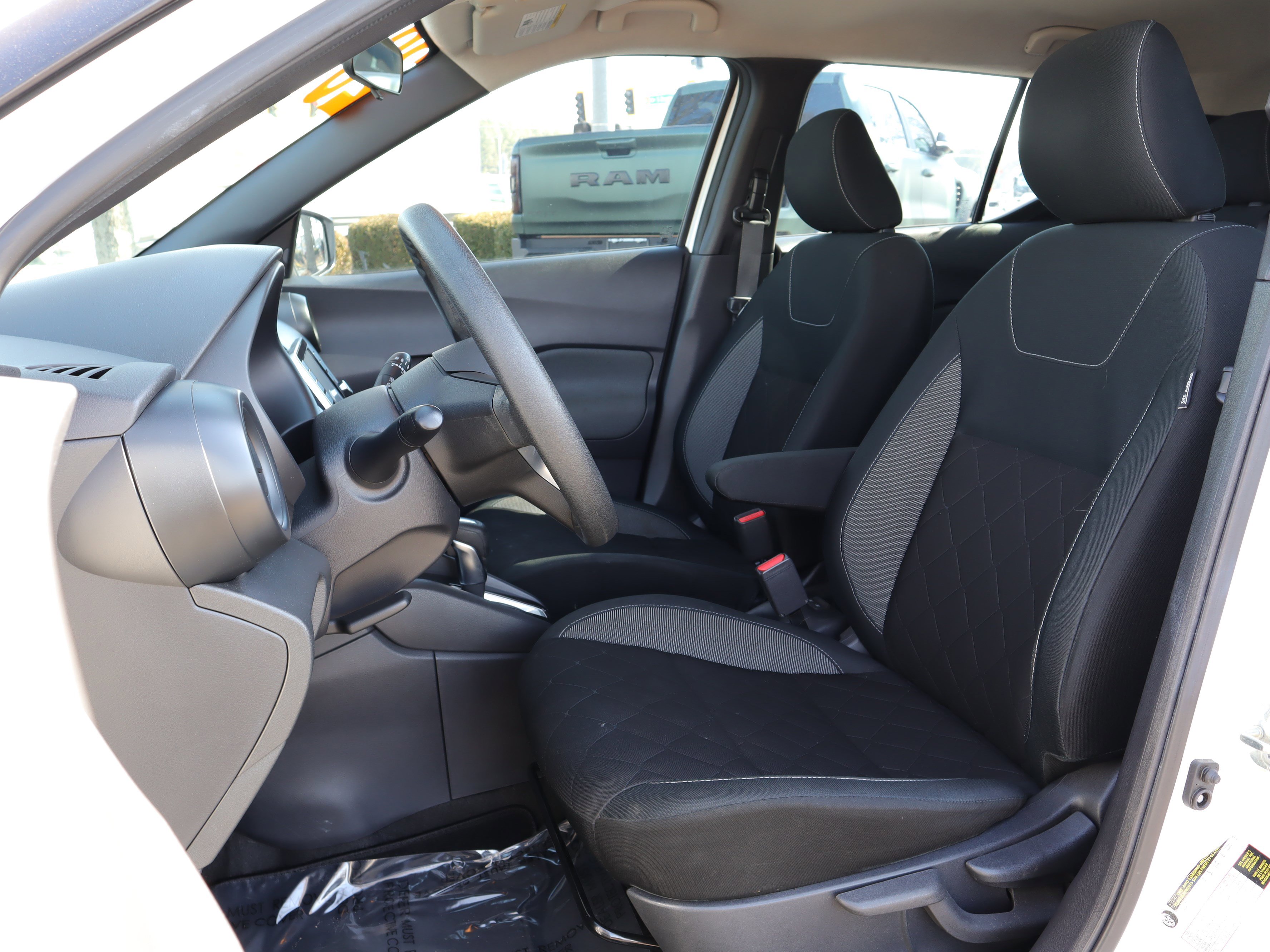 Used 2020 Nissan Kicks S image 7