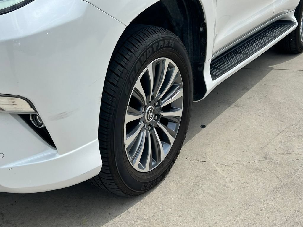 Used 2023 Lexus GX 460 Luxury AWD/4WD image 9