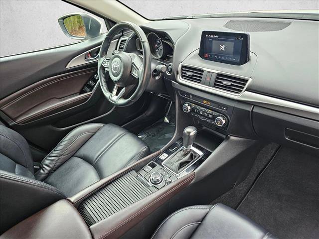 Used 2018 MAZDA MAZDA3 Touring FWD image 11