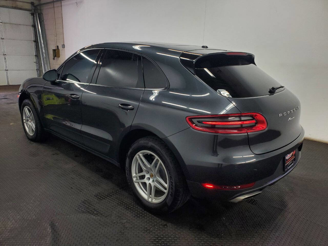 Used 2018 Porsche Macan image 5