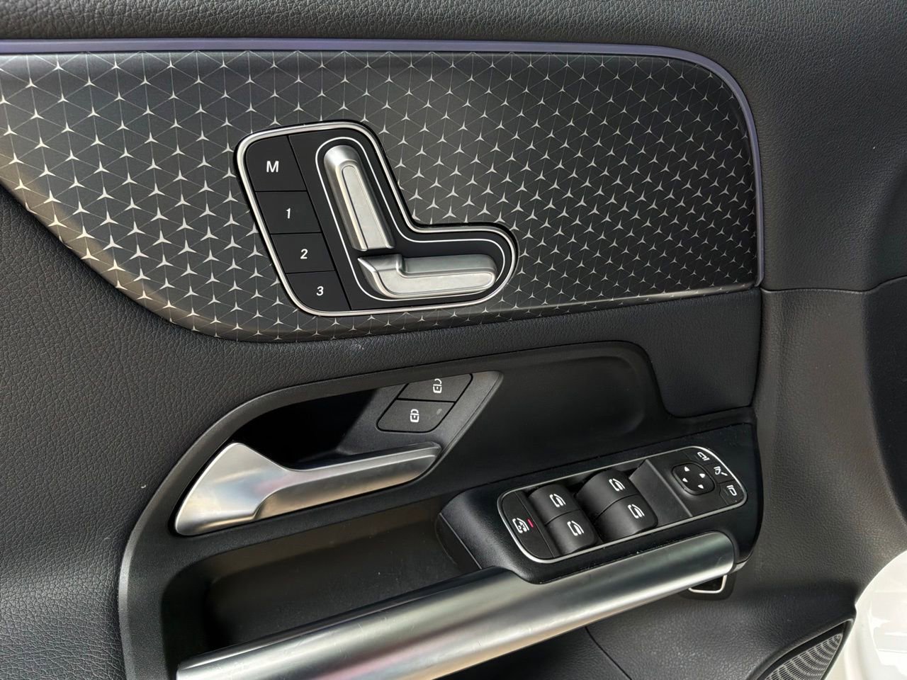 Used 2025 Mercedes-Benz GLA 250 image 17