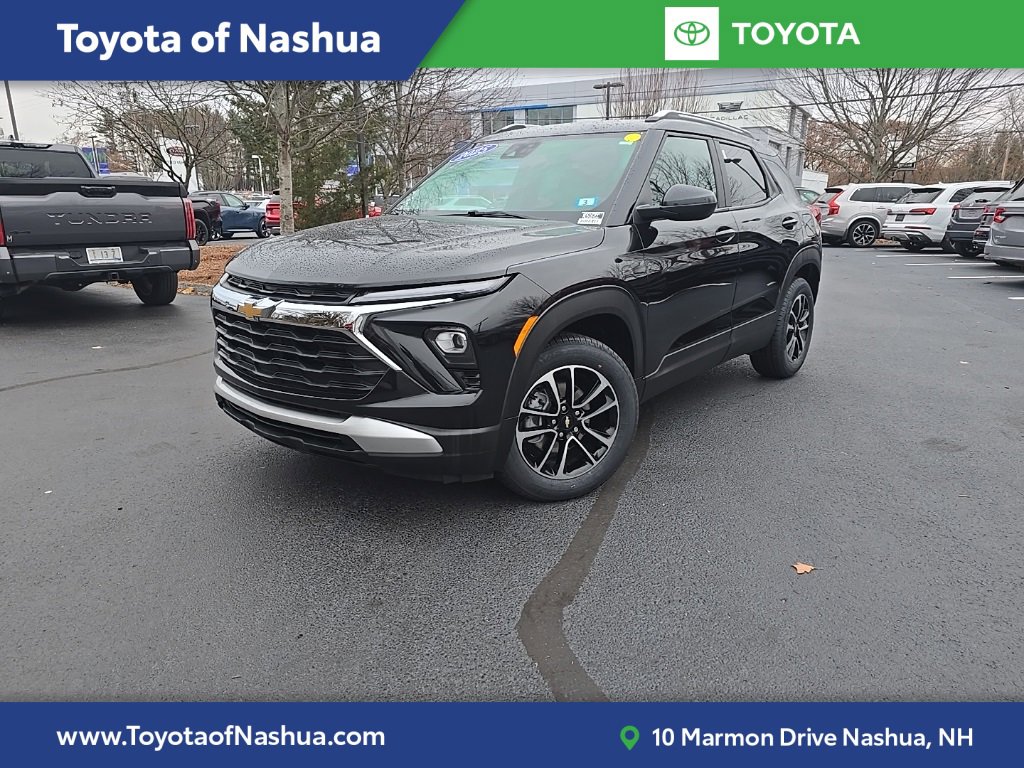 Used 2025 Chevrolet TrailBlazer LT w/ Driver Confidence Package image 1