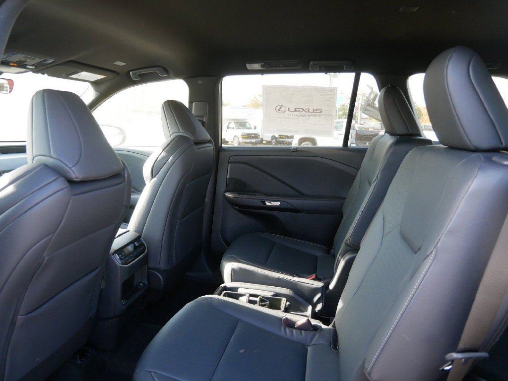New 2026 Lexus TX 500h AWD w/ Technology Package image 11
