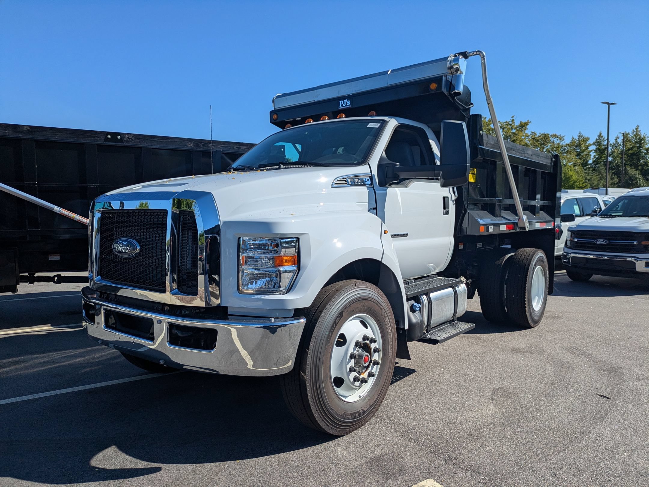 New 2027 Ford F750 2WD Regular Cab Super Duty image 7