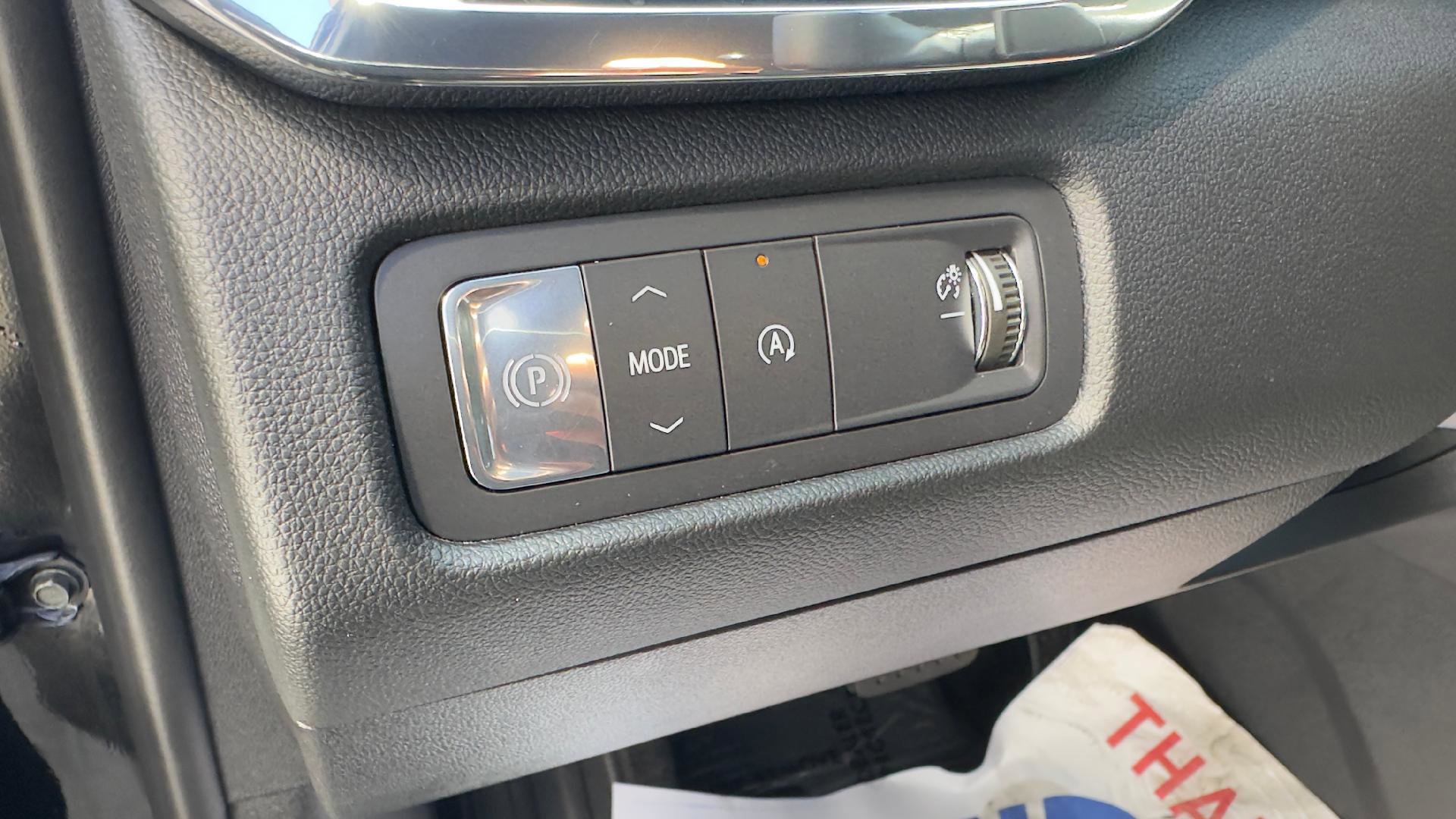 Used 2025 GMC Acadia Elevation image 15