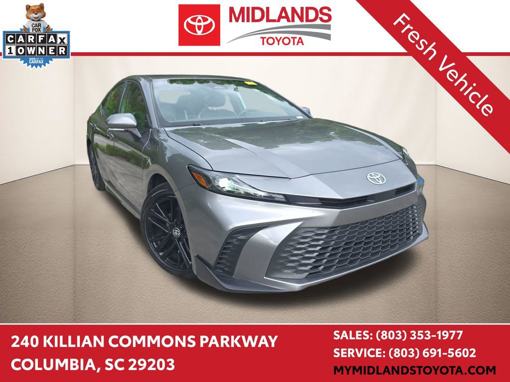Used 2025 Toyota Camry SE w/ Convenience Package FWD image 1