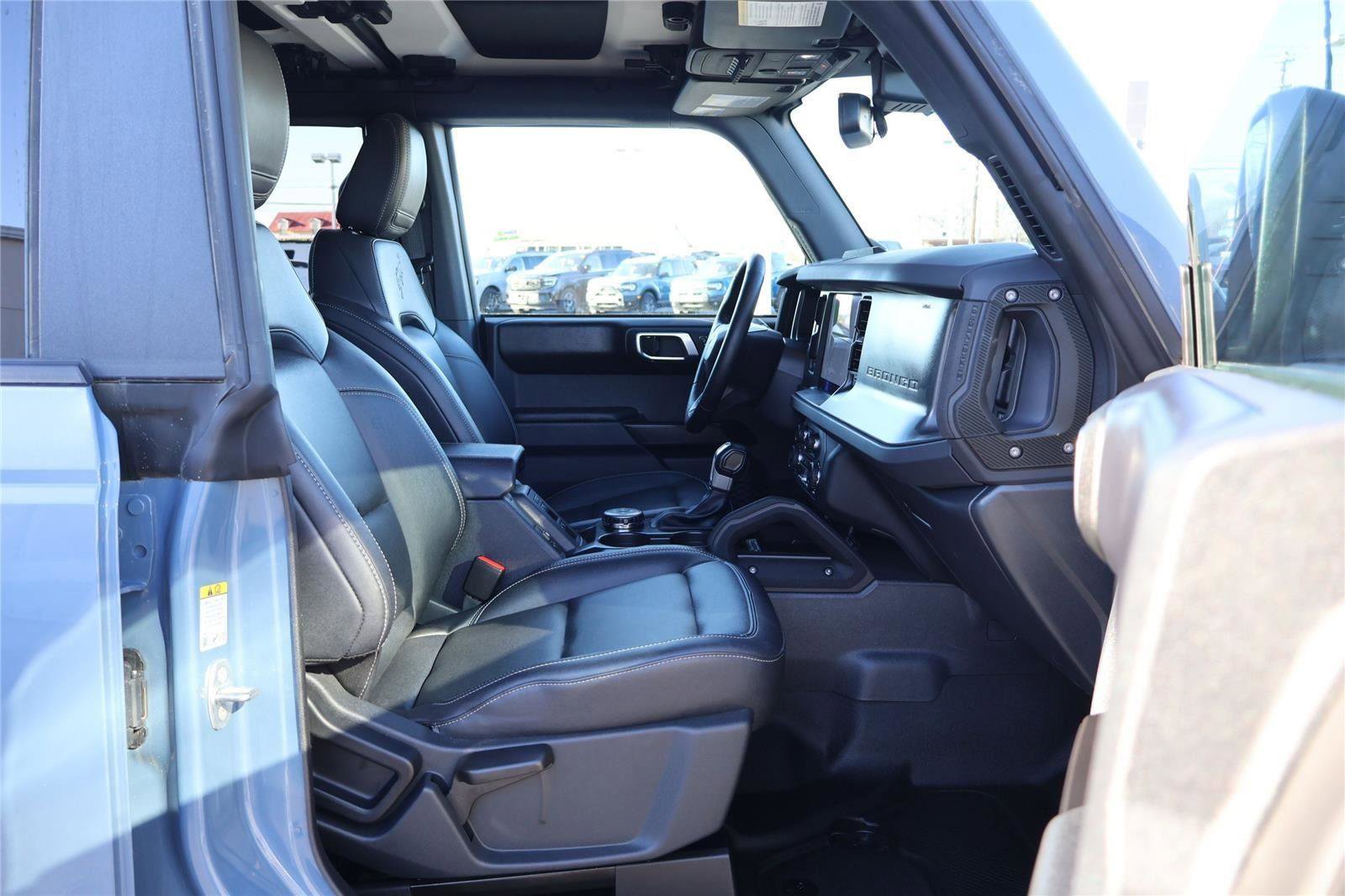 Used 2025 Ford Bronco Badlands image 36