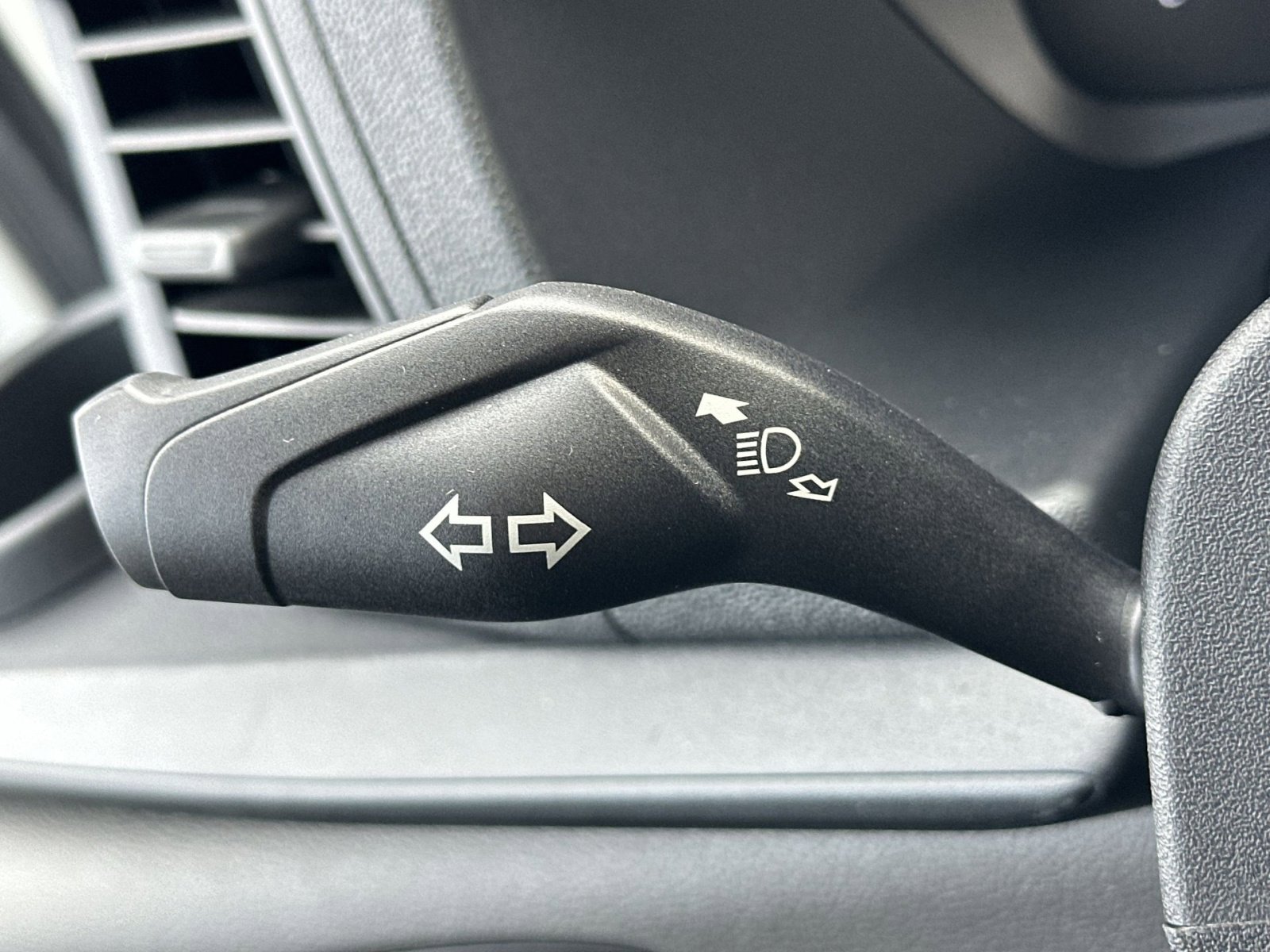 New 2026 Ford Transit 250 148 Medium Roof w/ Load Area Protection Package image 30