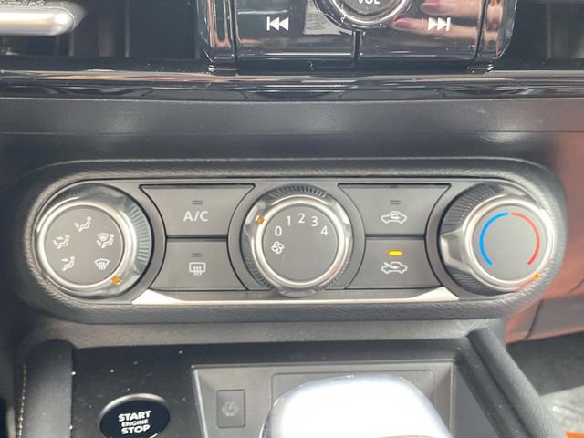 Certified 2025 Nissan Kicks SV image 17