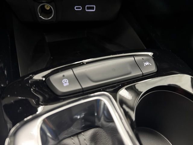 New 2026 Chevrolet Trax LT w/ Sunroof Package FWD image 18