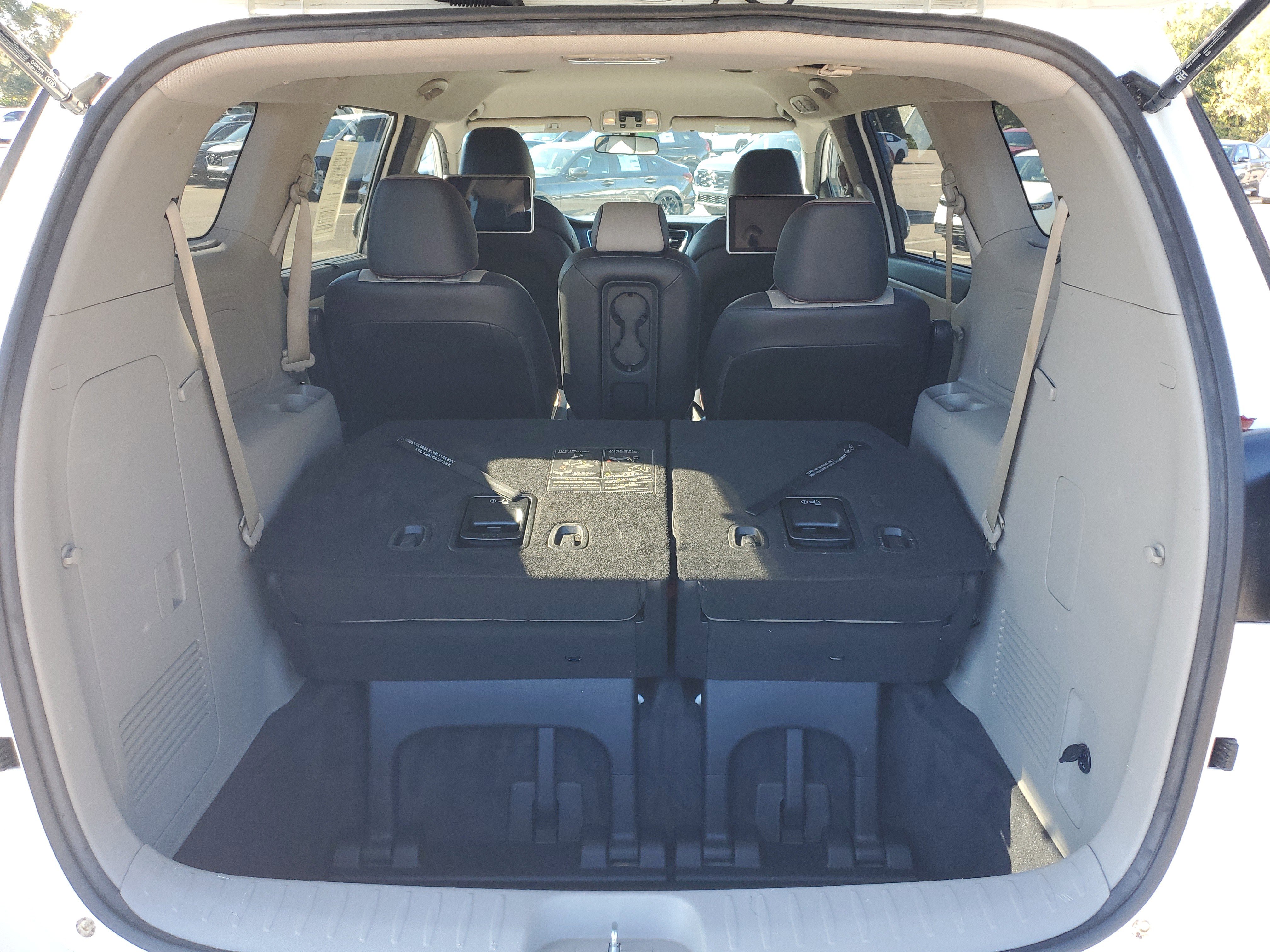 Used 2019 Kia Sedona EX w/ Paint Protection Package image 11