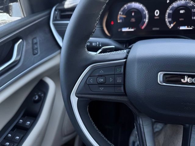 Used 2025 Jeep Grand Cherokee L Limited AWD/4WD image 33