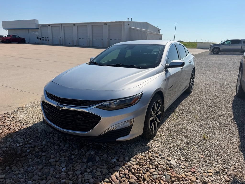 Used 2021 Chevrolet Malibu RS FWD image 2