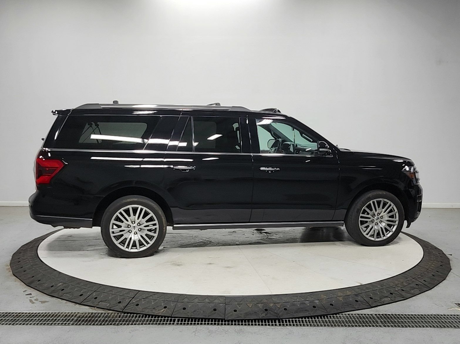 Used 2023 Ford Expedition Max Limited AWD/4WD image 8