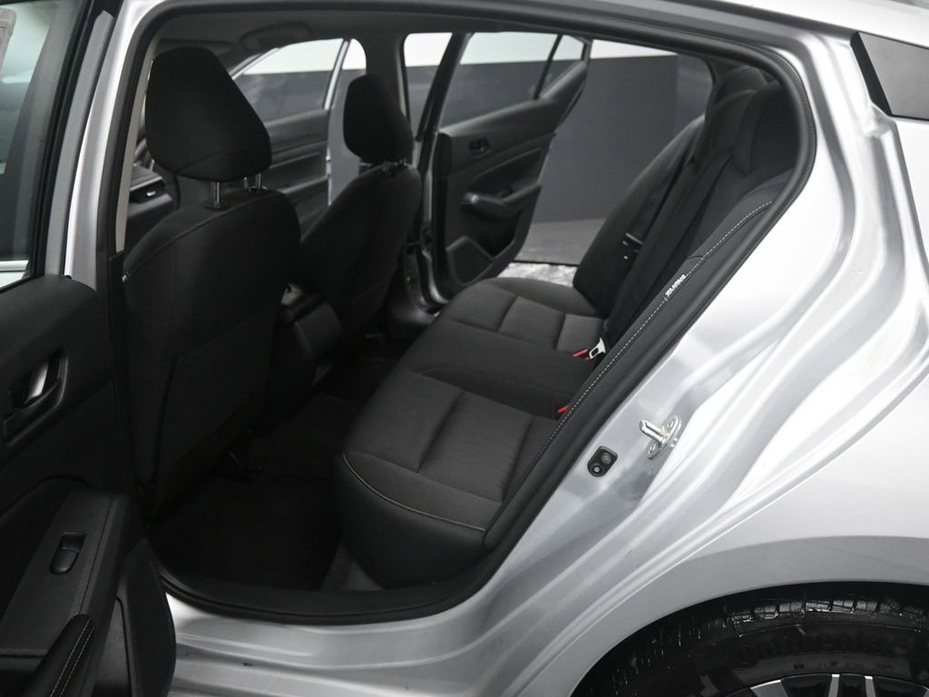 Used 2024 Nissan Altima 2.5 SV image 25