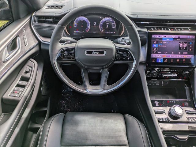 New 2025 Jeep Grand Cherokee Overland w/ Luxury Tech Group IV image 14