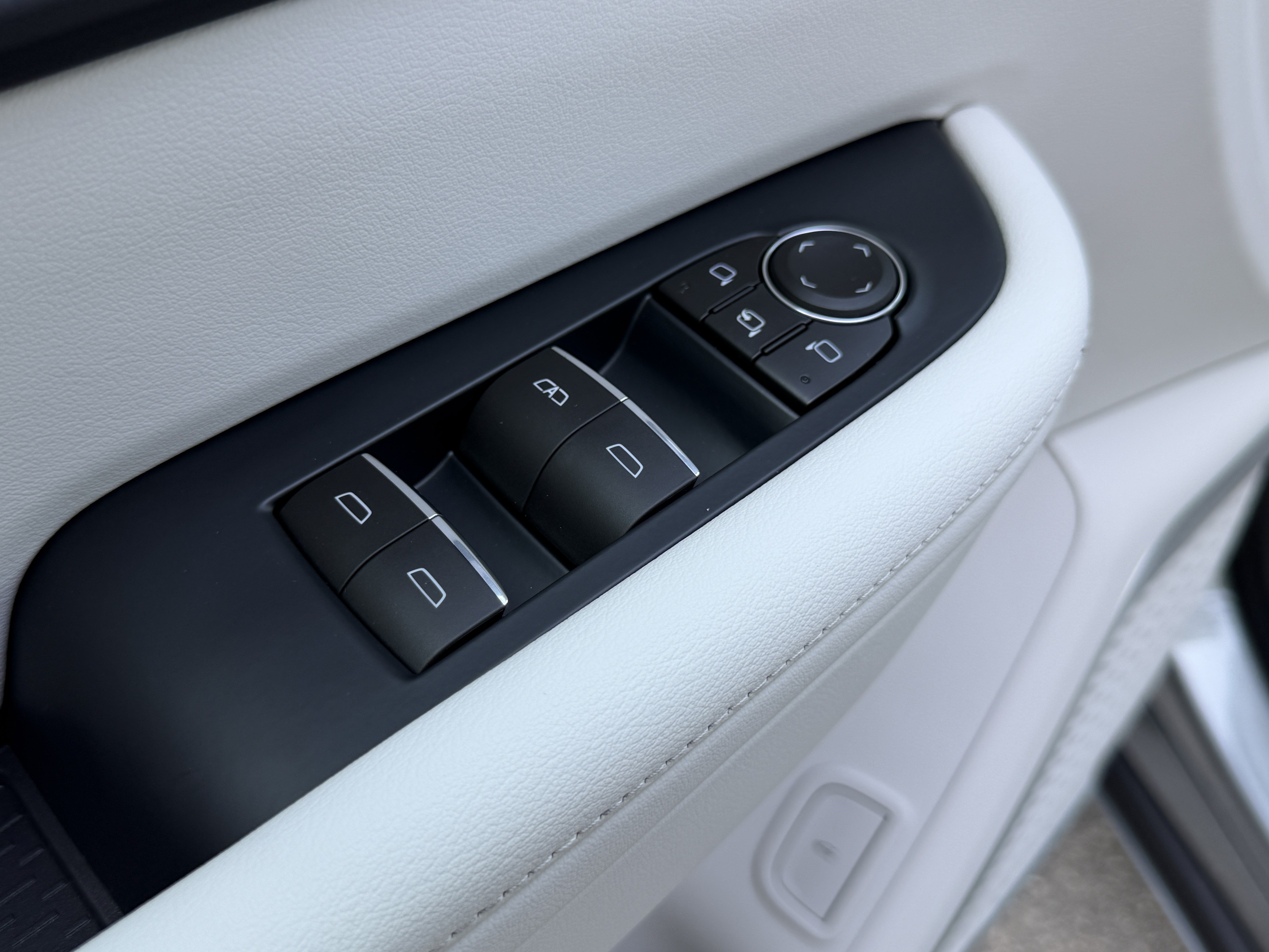 New 2026 Buick Enclave Avenir w/ Super Cruise Package FWD image 16