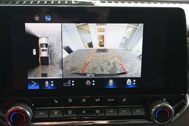 Used 2024 Chevrolet Colorado ZR2 w/ Technology Package image 20