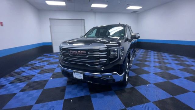 Used 2024 GMC Sierra 1500 SLT w/ SLT Premium Plus Package image 4