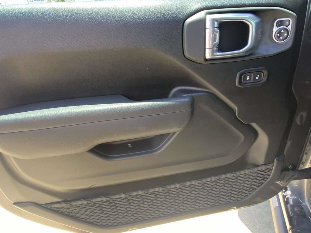 Used 2025 Jeep Gladiator Sport AWD/4WD image 19