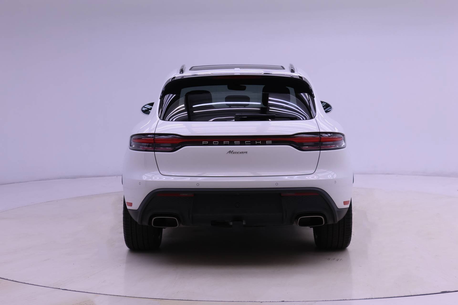 Used 2025 Porsche Macan image 7