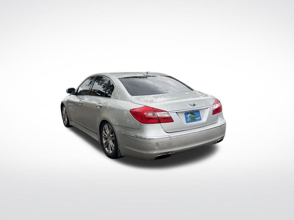 Used 2013 Hyundai Genesis 3.8 w/ Premium Pkg RWD image 6