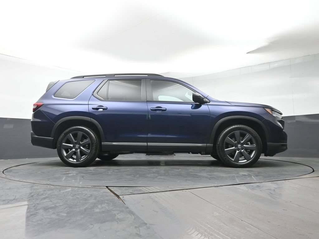 Used 2025 Honda Pilot Sport image 34