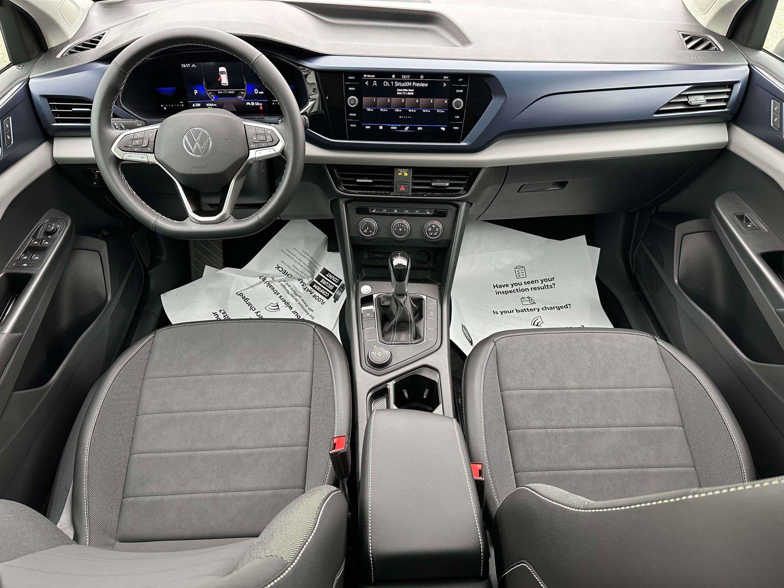 Certified 2022 Volkswagen Taos SE w/ Panoramic Sunroof Package image 11