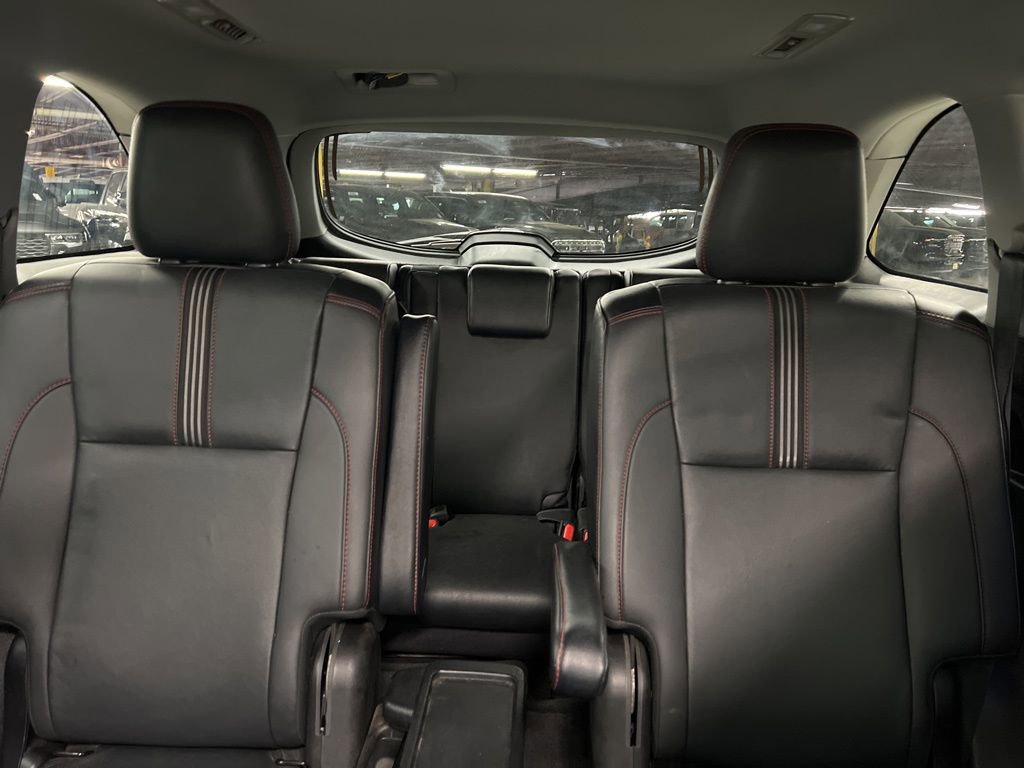 Used 2019 Toyota Highlander SE FWD image 24